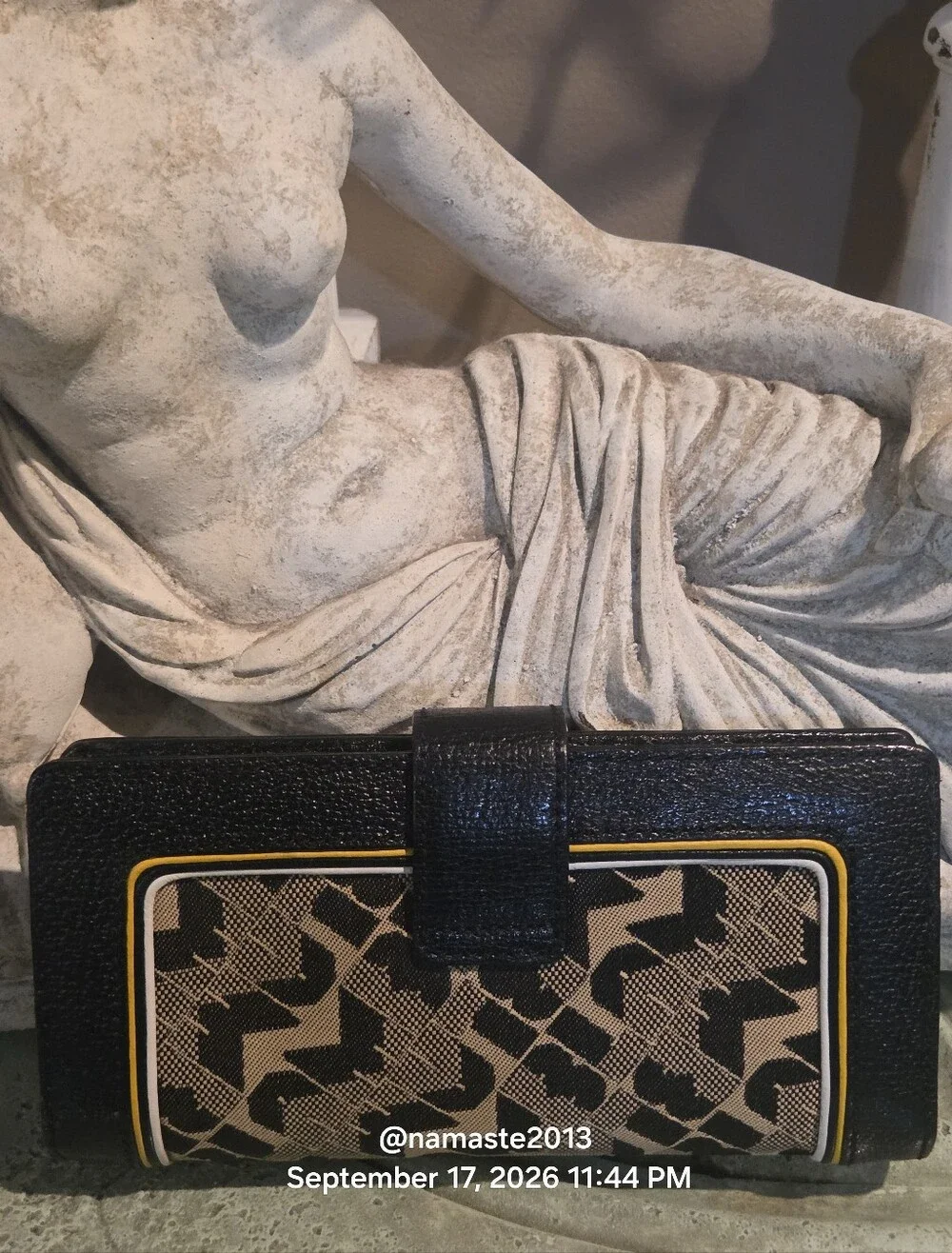 L.A.M.B. Gwen Stefani Signature/Icon Stencil Wallet Designer Leather Luxury #812